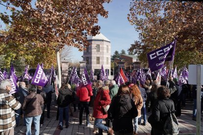 UGT y CCOO se concentran frente a la sede de Presidencia.- ICAL