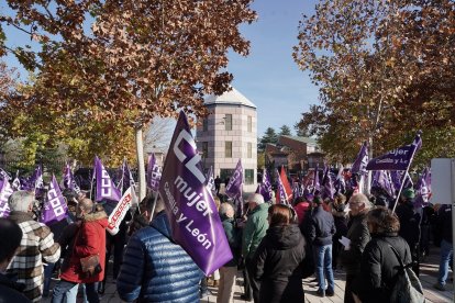 UGT y CCOO se concentran frente a la sede de Presidencia.- ICAL
