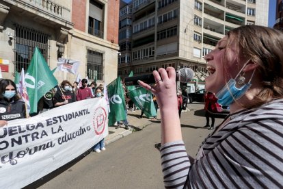 Manifestación estudiantil en León.- ICAL