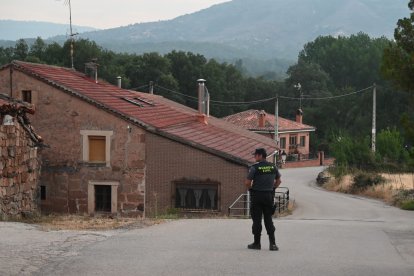 La localidad de Hacinas (Burgos) evacuada a causa del incendio.- ICAL