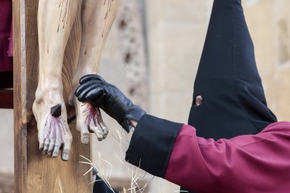 Procesión y Acto del Desenclavo de la Cofradía del Santo Cristo del Desenclavo de León.- ICAL