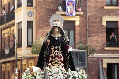 Procesión y Acto del Desenclavo de la Cofradía del Santo Cristo del Desenclavo de León.- ICAL