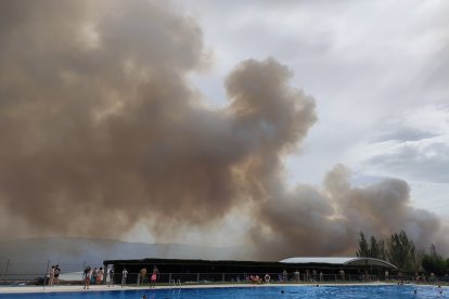 Incendio en la localidad de San Juan de la Nava (Ávila).- ICAL