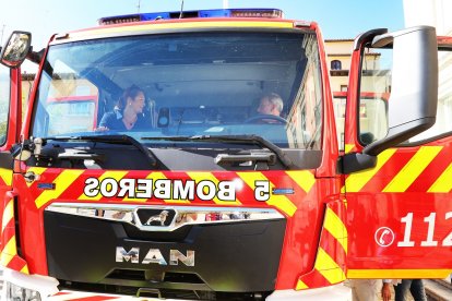 Nuevo vehículo y material de bomberos subvencionado con fondos REACT EU para el Ayuntamiento de Palencia.- ICAL