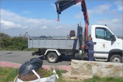 Servicio de recogida de las sacas en la Mancomunidad. / E. M.