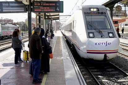 Tren de Proximidad entre Medina del Campo, Valladolid y Palencia. PHOTOGENIC