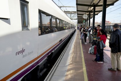 Tren de Proximidad entre Medina del Campo, Valladolid y Palencia. PHOTOGENIC