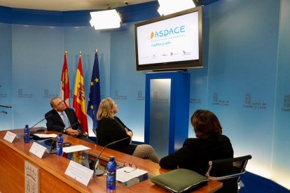 La consejera de Familia e Igualdad de Oportunidades, Isabel Blanco, presenta el spot de Aspace Castilla y León para visibilizar el día a día de las personas con parálisis cerebral y otras discapacidades con grandes necesidades de apoyo. -ICAL