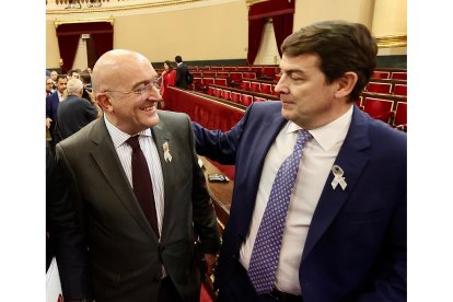 El presidente de la Junta de Castilla y León, Alfonso Fernández Mañueco, interviene en la sesión de la Comisión General de las Comunidades Autónomas en el Senado para debatir sobre la aplicación efectiva de los principios de igualdad de todos los españoles ante la ley y la solidaridad entre comunidades autónomas.- ICAL