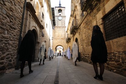 Procesión de Resurrección en Ponferrada. -ICAL