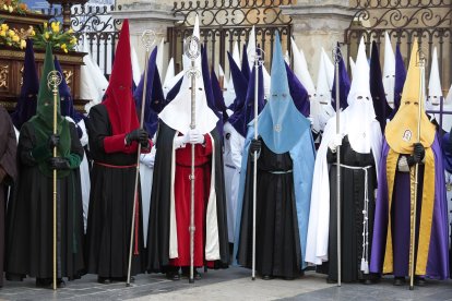 Acto de El Encuentro en el transcurso de la Procesión de El Encuentro, organizada por la Real Hermandad Jesús Divino Obrero. -ICAL