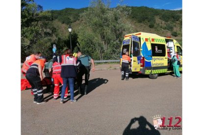 Rescate del hombre caído en la cueva de Valporquero de León.- 112 CYL