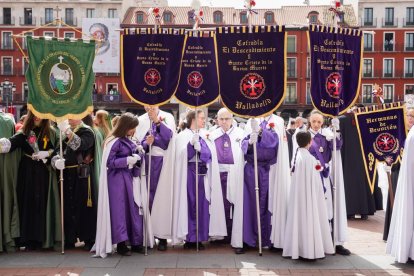 Procesión del Encuentro de 'Jesús Resucitado' con la 'Virgen de la Alegría'. -J.M. LOSTAU