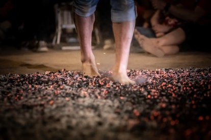 La vuelta del Paso del Fuego a San Pedro Manrique en Soria. -Gonzalo Monteseguro