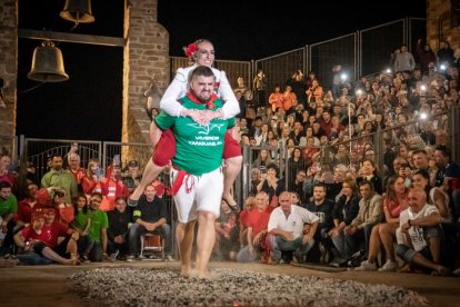 La vuelta del Paso del Fuego a San Pedro Manrique en Soria. -Gonzalo Monteseguro