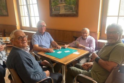 Vecinos de la Sierra de la Culebra un año después del incendio. César, Julian, Julio y Francisco. A. CALVO