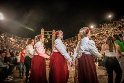 La vuelta del Paso del Fuego a San Pedro Manrique en Soria. -Gonzalo Monteseguro