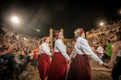 La vuelta del Paso del Fuego a San Pedro Manrique en Soria. -Gonzalo Monteseguro