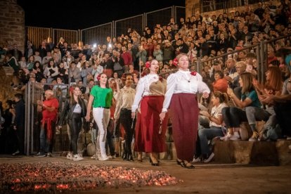 La vuelta del Paso del Fuego a San Pedro Manrique en Soria. -Gonzalo Monteseguro