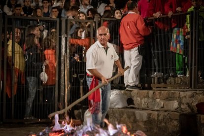 La vuelta del Paso del Fuego a San Pedro Manrique en Soria. -Gonzalo Monteseguro