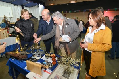 Feria 'Hecho en el Pueblo', en Sacramenia (Segovia).- ICAL