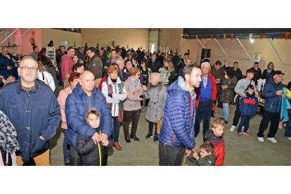 Feria 'Hecho en el Pueblo', en Sacramenia (Segovia).- ICAL