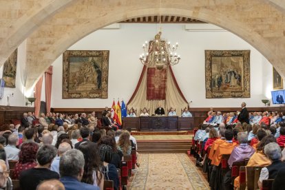 Honoris Causa de la Usal a Caetano Veloso.-ICAL