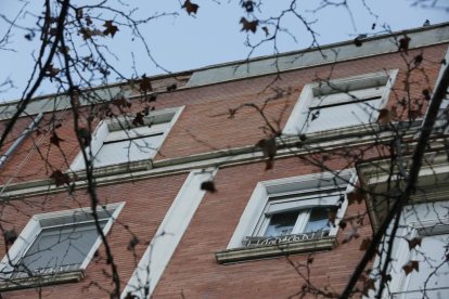 El doble crimen tuvo lugar en la quinta planta. JOAQUÍN RIVAS