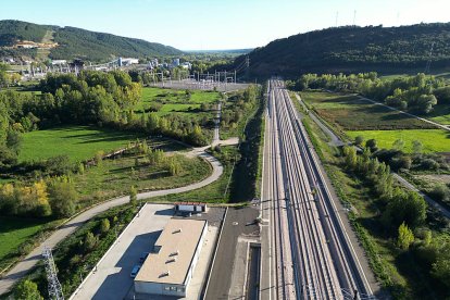 Tramo de vías de alta velocidad en la variante de Pajares. ADIF