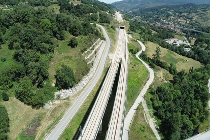 Viaducto de alta velocidad ferroviaria en la variante de Pajares. ADIF