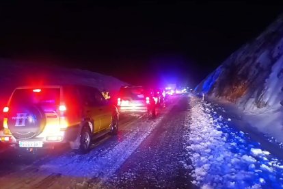 Vehículos atrapados en la N-122 en Soria.-E. M.