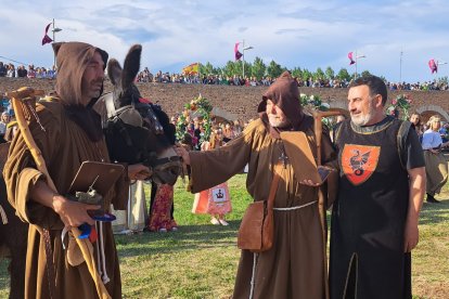 Justas de Hospital de Órbigo.- El Mundo / Diario de Castilla y León