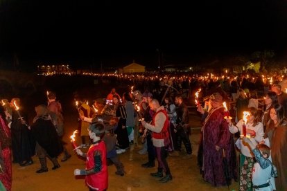 Procesión de antorchas de este sábado por la noche.- El Mundo / Diario de Castilla y León