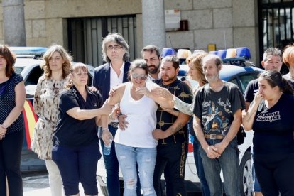 Minuto de silencio en Béjar por el asesinato machista de una vecina.- ICAL