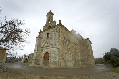 El santuario de la Virgen de Rubialejos es una joya barroca a la que los habitantes de Pesquera profesan devoción. Cada año, durante las fiestas patronales, su Virgen es sacada en carroza en romería hasta la iglesia de San Juan Bautista. / PHOTOGENIC / IVÁN TOMÉ