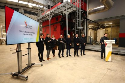Mañueco visita la planta Red de Calor de Ponferrada.- ICAL