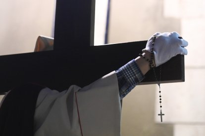 Traslado del Cristo Yacente y Procesión del Santo Entierro en Burgos. ICAL