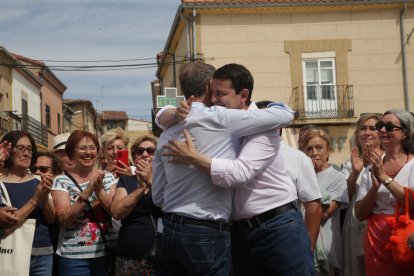 El presidente del PP, y candidato a la presidencia del Gobierno, Alberto Núñez Feijóo, en un acto en Corrales del Vino, Zamora. ICAL