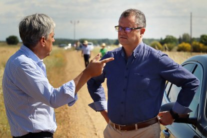 El consejero de Agricultura, Ganadería y Desarrollo Rural, Gerardo Dueñas, presenta los datos de la cosecha de cereal.- ICAL