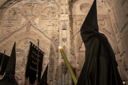 Procesión de la Hermandad de Nuestra Señora de la Soledad en Salamanca. ICAL