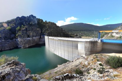 Embalses de Palencia
Aspecto de la presa del embalse de Camporredondo (Palencia).- ICAL