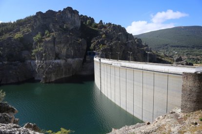 Embalses de Palencia
Aspecto de la presa del embalse de Camporredondo.- ICAL