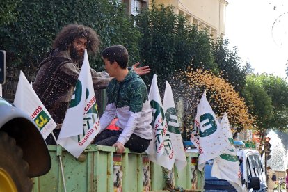 Manifestación por la agricultura y la ganadería organizada por UCCL. -ICAL.