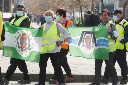 Última etapa de la marcha a pie en defensa de la sanidad pública de Laciana y del Bierzo, con llegada al hospital del Bierzo.- ICAL