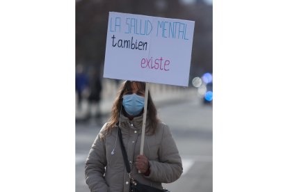 Última etapa de la marcha a pie en defensa de la sanidad pública de Laciana y del Bierzo, con llegada al hospital del Bierzo.- ICAL