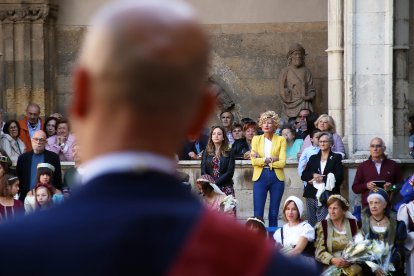 Pendones, Cantaderas y Carros Engalanados celebran las Fiestas de San Froilán en León. Ical