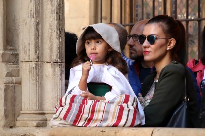 Pendones, Cantaderas y Carros Engalanados celebran las Fiestas de San Froilán en León. Ical