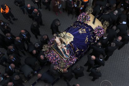 La Procesión de La Dolorosa, da inicio a la Semana Santa en la capital leonesa
