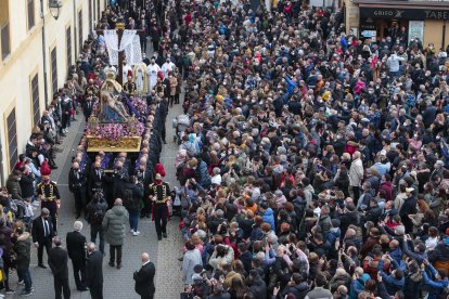 La Procesión de La Dolorosa, da inicio a la Semana Santa en la capital leonesa