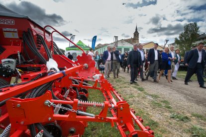 El presidente de la Junta de Castilla y León, Alfonso Fernández Mañueco, inaugura la LXI Feria Nacional de maquinaria agrícola y XIX Feria del vehículo de ocasión de Lerma. ICAL
